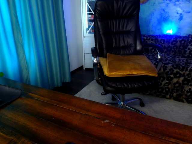 Amasha111 live cam on BongaCams