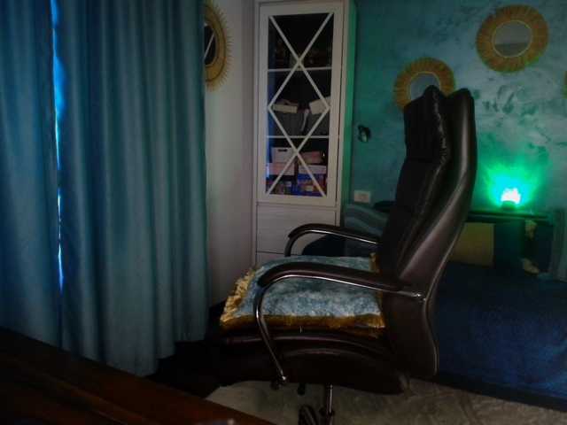 Amasha111 live cam on BongaCams