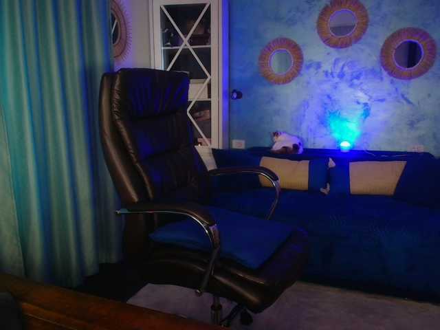 Amasha111 live cam on BongaCams