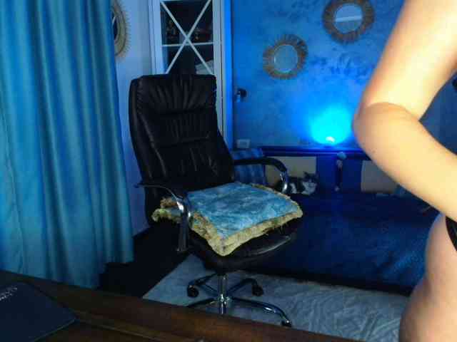 Amasha111 webcam