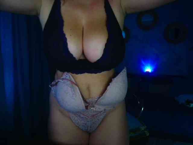 Amasha111 webcam