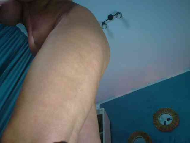 Amasha111 webcam