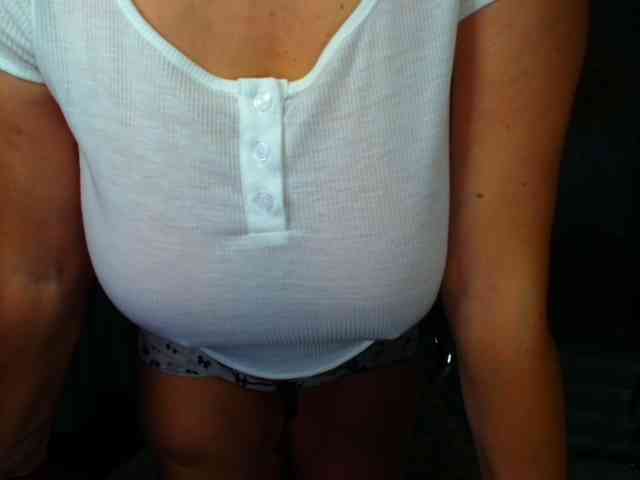 Amasha111 webcam