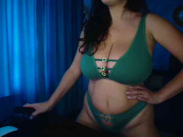 Amasha111 webcam
