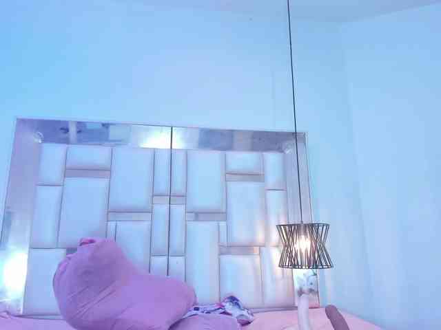 ShantalAddams webcam