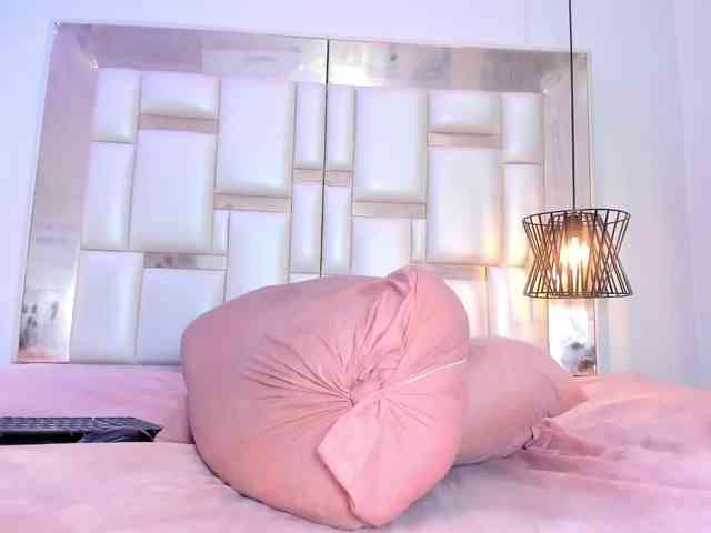 ShantalAddams webcam