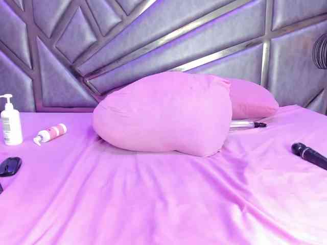 ShantalAddams webcam