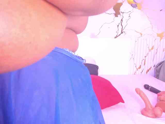 ShantalAddams webcam