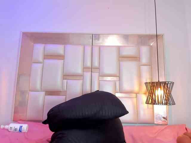 ShantalAddams webcam
