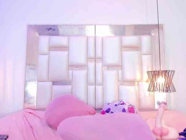 ShantalAddams webcam