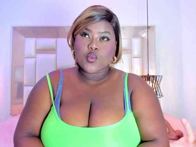 ShantalAddams webcam