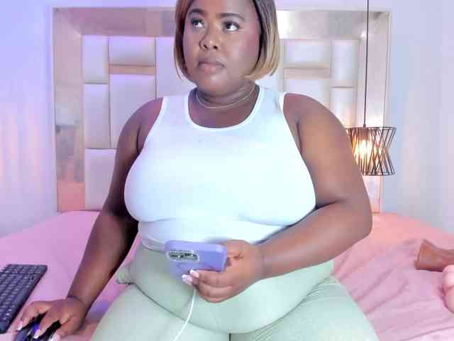 ShantalAddams webcam