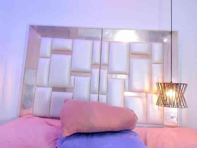 ShantalAddams webcam