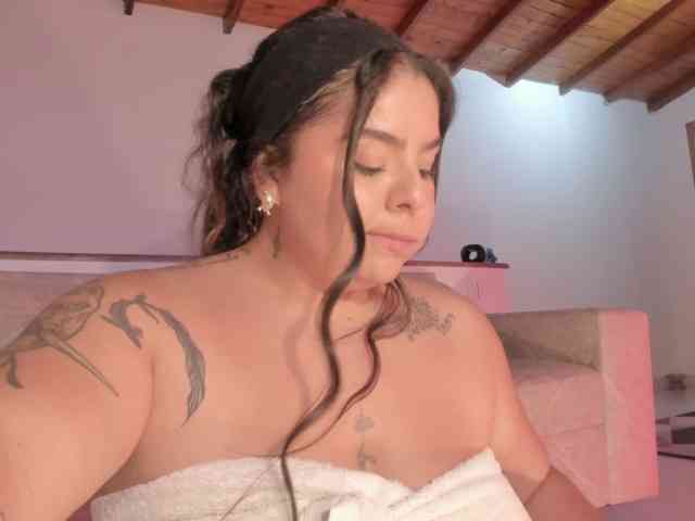 thecurvygirl webcam