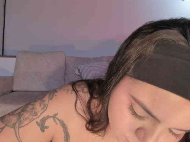 thecurvygirl webcam