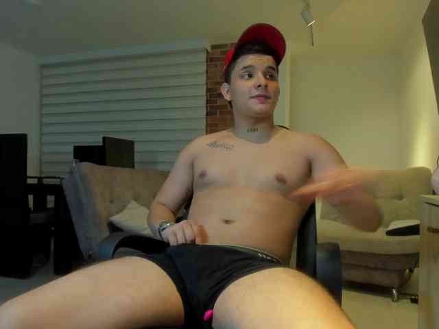 Martinjhonsom13 Live Webcam on BongaCams