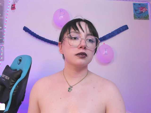 Julietacott live cam on BongaCams