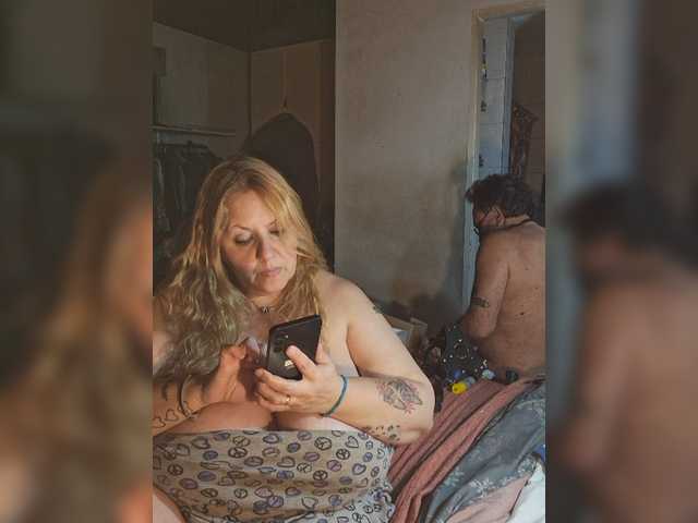 Leoncarpita live cam on BongaCams