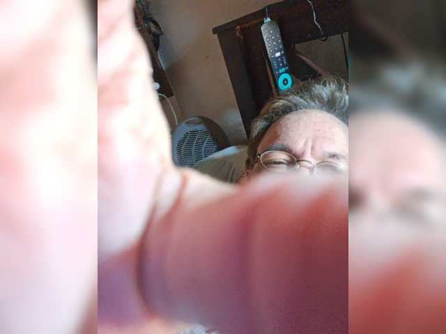 Leoncarpita live webcam show