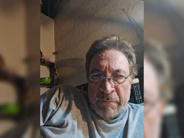 Leoncarpita live webcam show