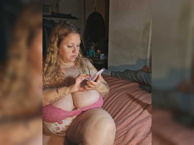 Leoncarpita live cam on BongaCams