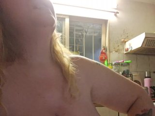 HOTBABYSUCKS1