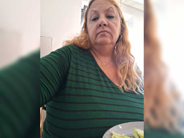 HOTBABYSUCKS1 live cam on BongaCams