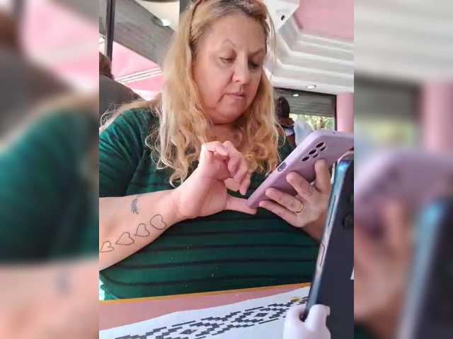 HOTBABYSUCKS1 live cam on BongaCams