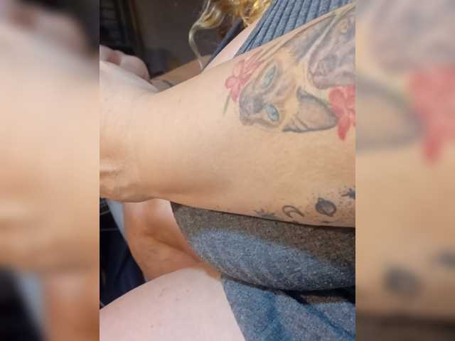 HOTBABYSUCKS1