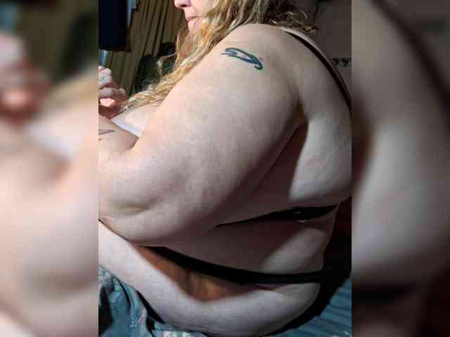 HOTBABYSUCKS1 webcam