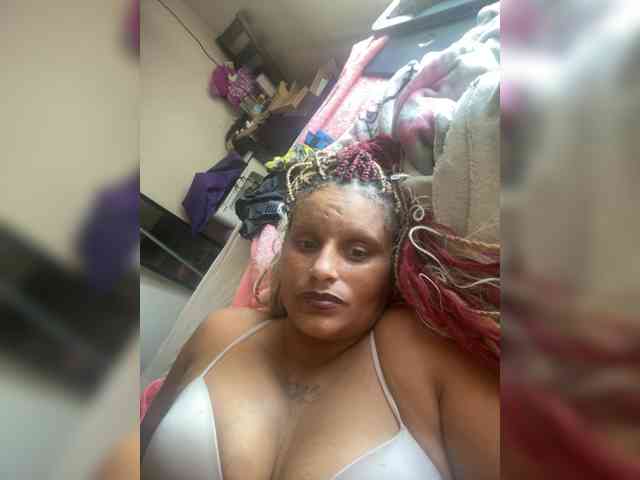 sexyred14343 webcam
