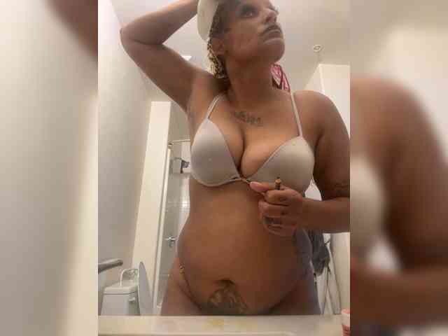 sexyred14343 webcam