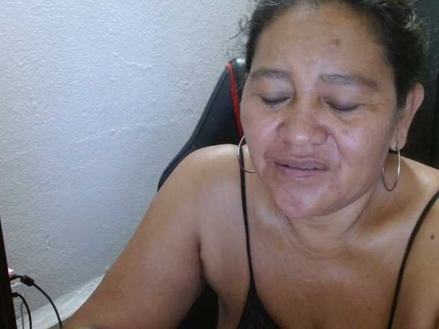 katiamature, en directo ahora en BongaCams