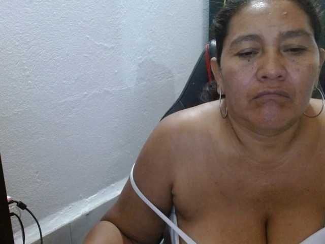 katiamature, en directo ahora en BongaCams