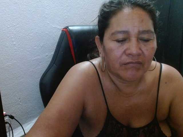 katiamature, en directo ahora en BongaCams