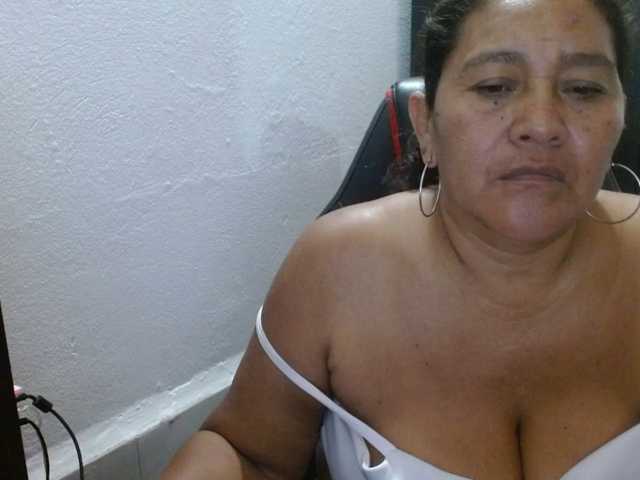 katiamature, en directo ahora en BongaCams