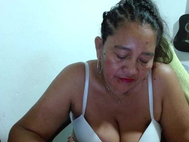 le modèle katiamature est en webcam porno dans un show sur le site bongacams, il possède les tags suivants: Latino/Hispanic,Brunette,Trimmed