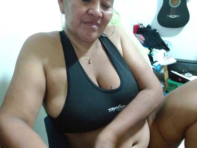 le modèle katiamature est en webcam porno dans un show sur le site bongacams, il possède les tags suivants: Latino/Hispanic,Brunette,Trimmed