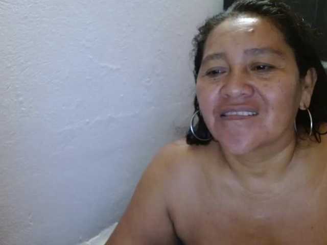 katiamature, en directo ahora en BongaCams