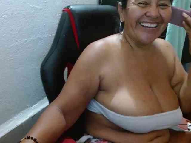 Modella: katiamature