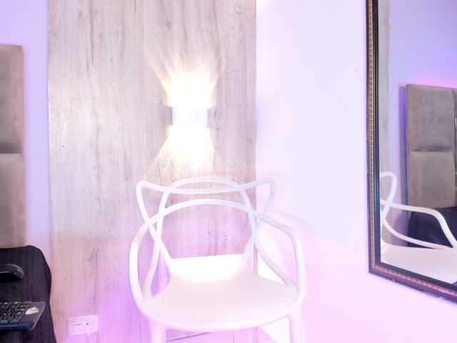 AllennGates live cam on BongaCams