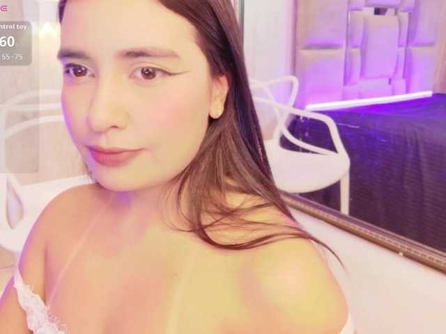AllennGates live cam on BongaCams
