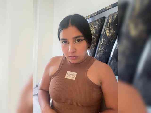 AllennGates Live Webcam on BongaCams