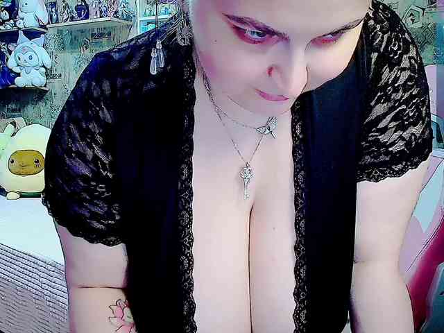 SinfulWhisper webcam