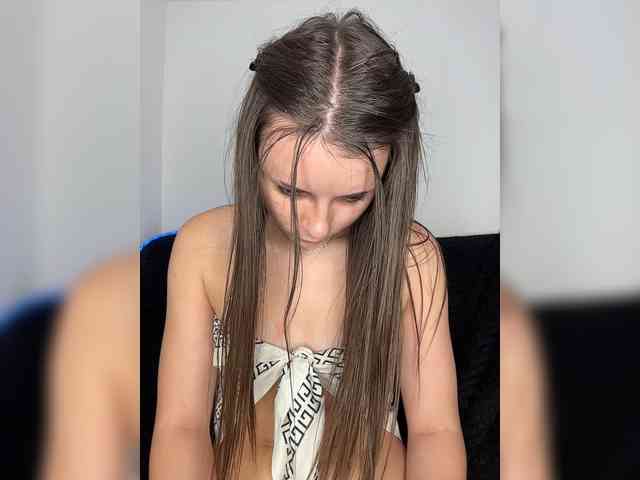 Babyam's cam show statistics and live stream