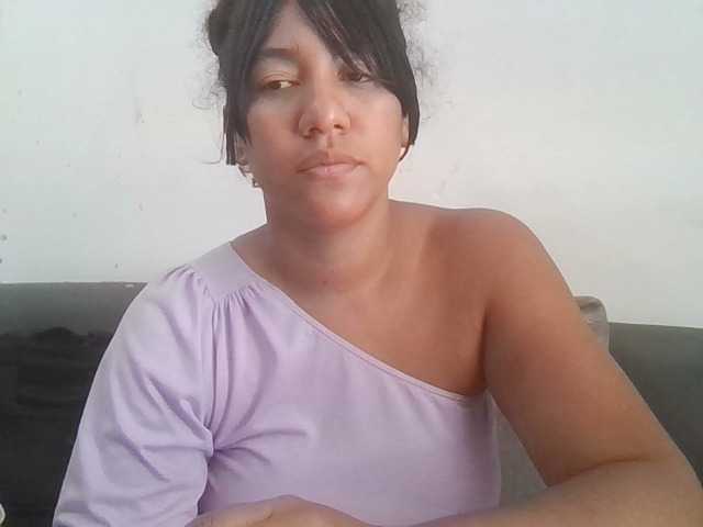 Bellacrespa live cam on BongaCams