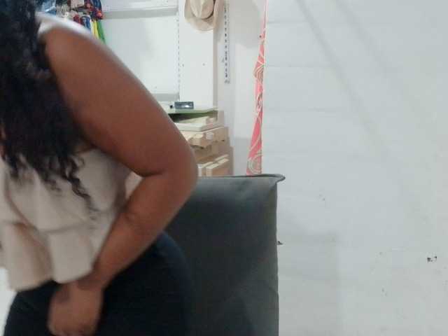 Bellacrespa live cam on BongaCams