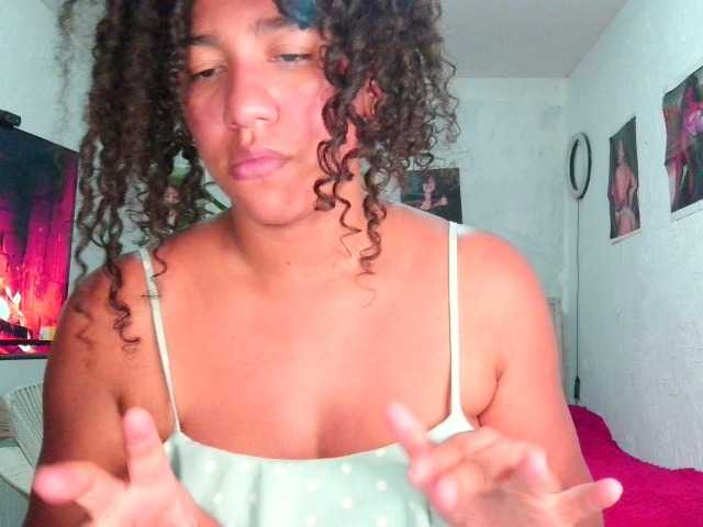 Bellacrespa's BongaCams show and profile