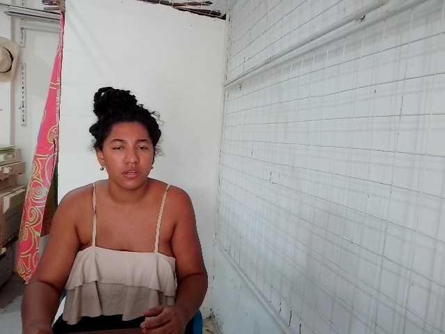 Bellacrespa live cam on BongaCams