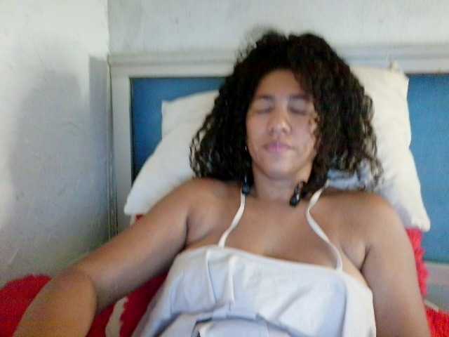 Bellacrespa live cam on BongaCams